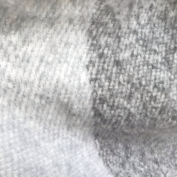 LEMON BRAND Super Soft Plush Charcoal Grey and Light Grey Winter Fall Scarf NWT - Picture 5 of 5